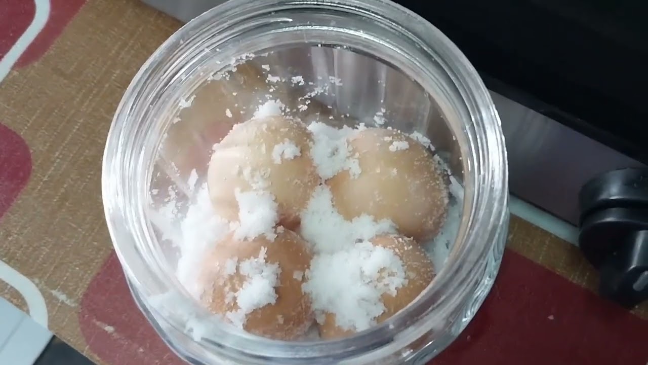 Buat telur masin guna telur ayam // Bersih dan sedap cukup rasa..