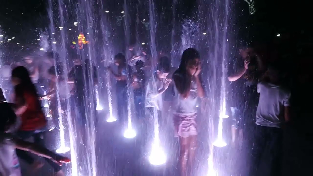 VALE EN LAS FUENTES DE LA AVENIDA AL RIO