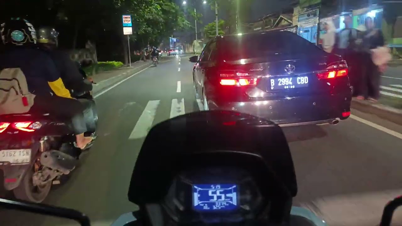 Perjalanan Pagi - Menembus Dinginnya Pagi dari Bintara ke Bintaro