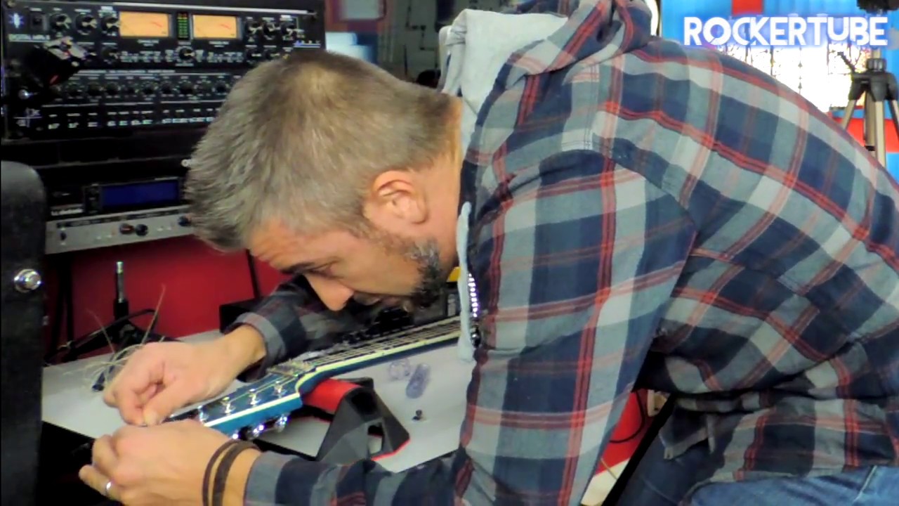 Come cambiare le corde ad una chitarra con Floyd Rose | Tutorial |