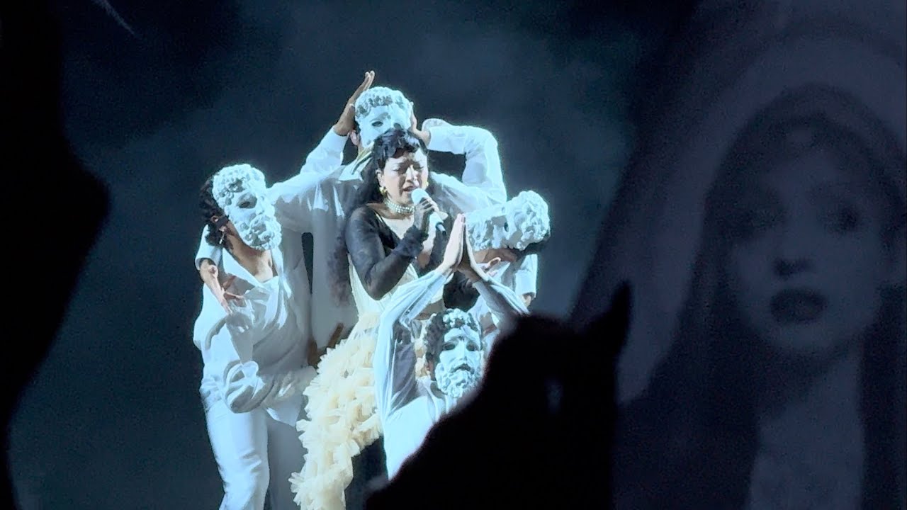 Casta diva - Mon Laferte [Movistar Arena 10-04-2024]