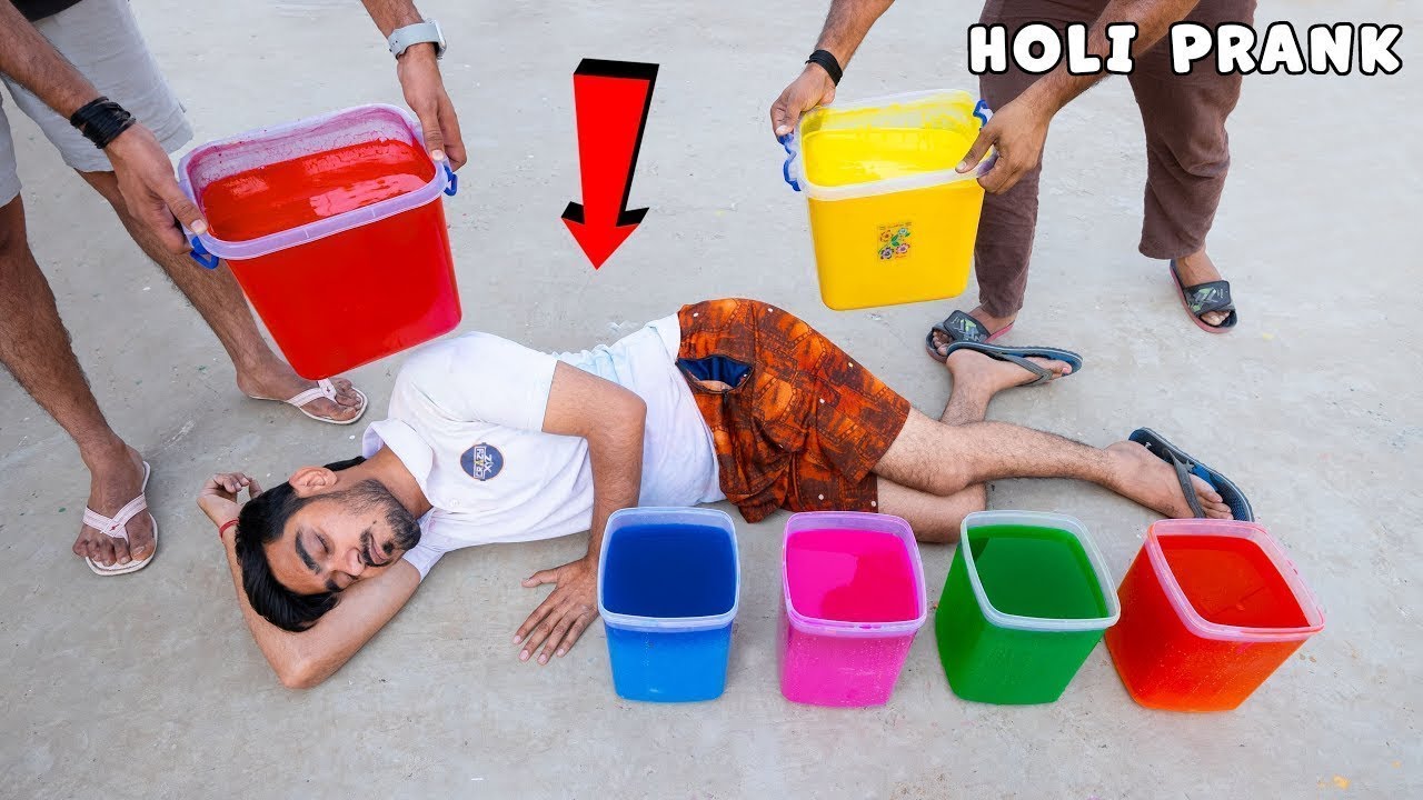 Crazy XYZ New Video :“होली पर टीम के साथ कर दिया EXTREME PRANK 😱😂 | Full Masti”