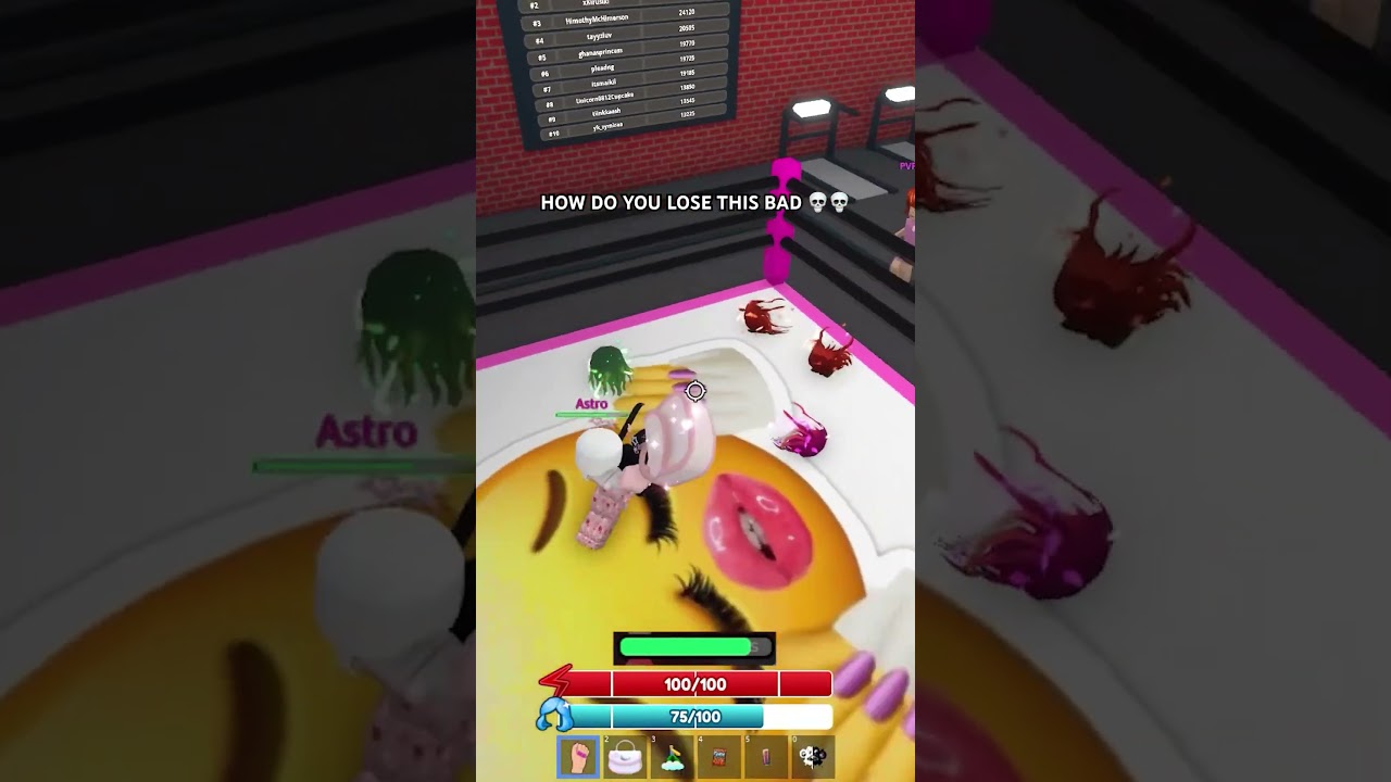 return that kitty purse oms 😭 #roblox #dahood #robloxbaddies