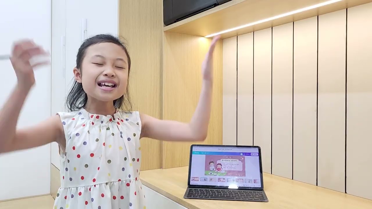 👨‍👩‍👧 My Family | Learn Family Members in English | English Lesson for Kids | Linh’s Diary Vlog