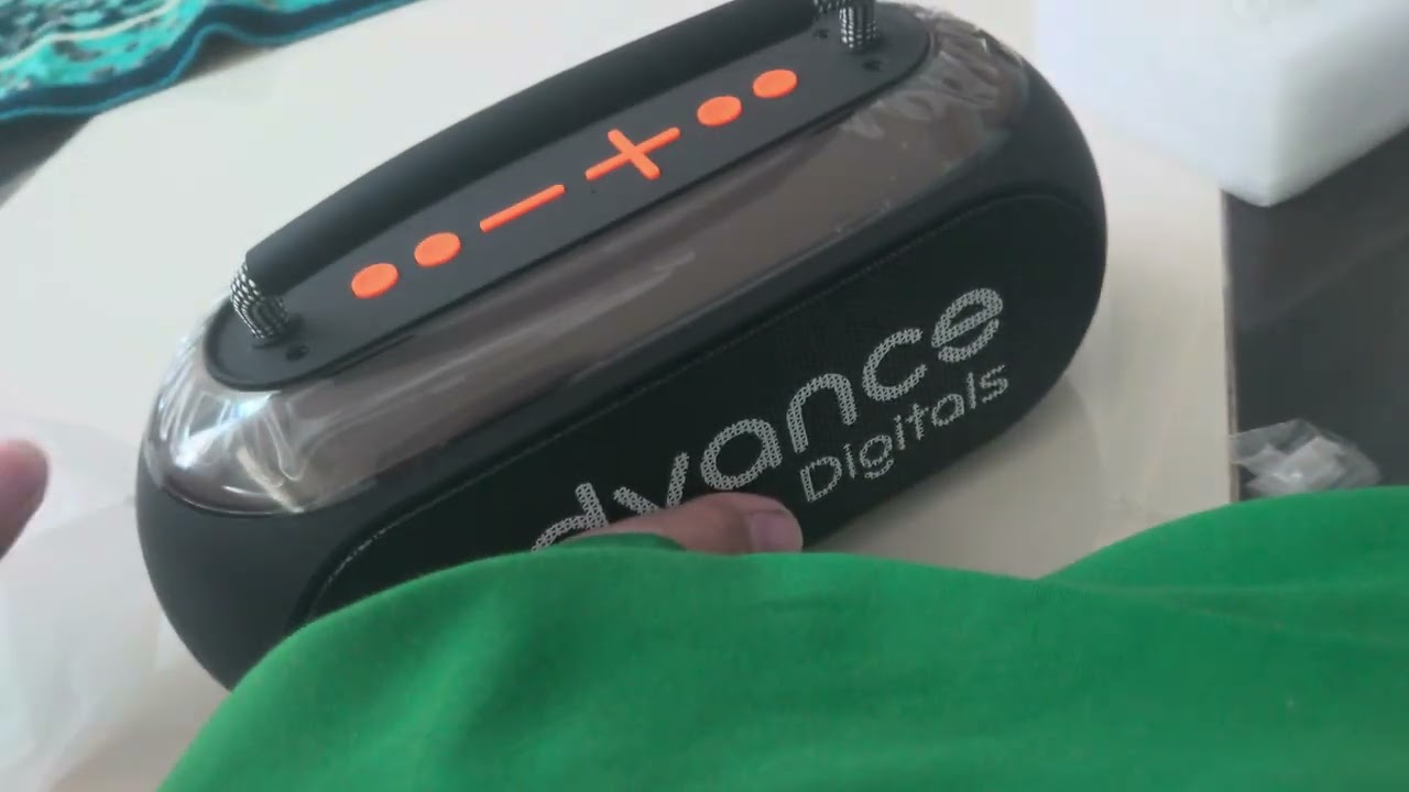 Unboxing Speaker Advance V18 Portable Speaker Warna Hitam