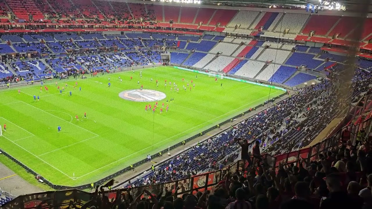 LYON-OLYMPIAKOS..ΤΟ GROYPAMA STADIUM ΕΓΙΝΕ ΚΑΡΑΙΣΚΑΚΗ..GATE 7 FANS -EUROPA LEAGUE