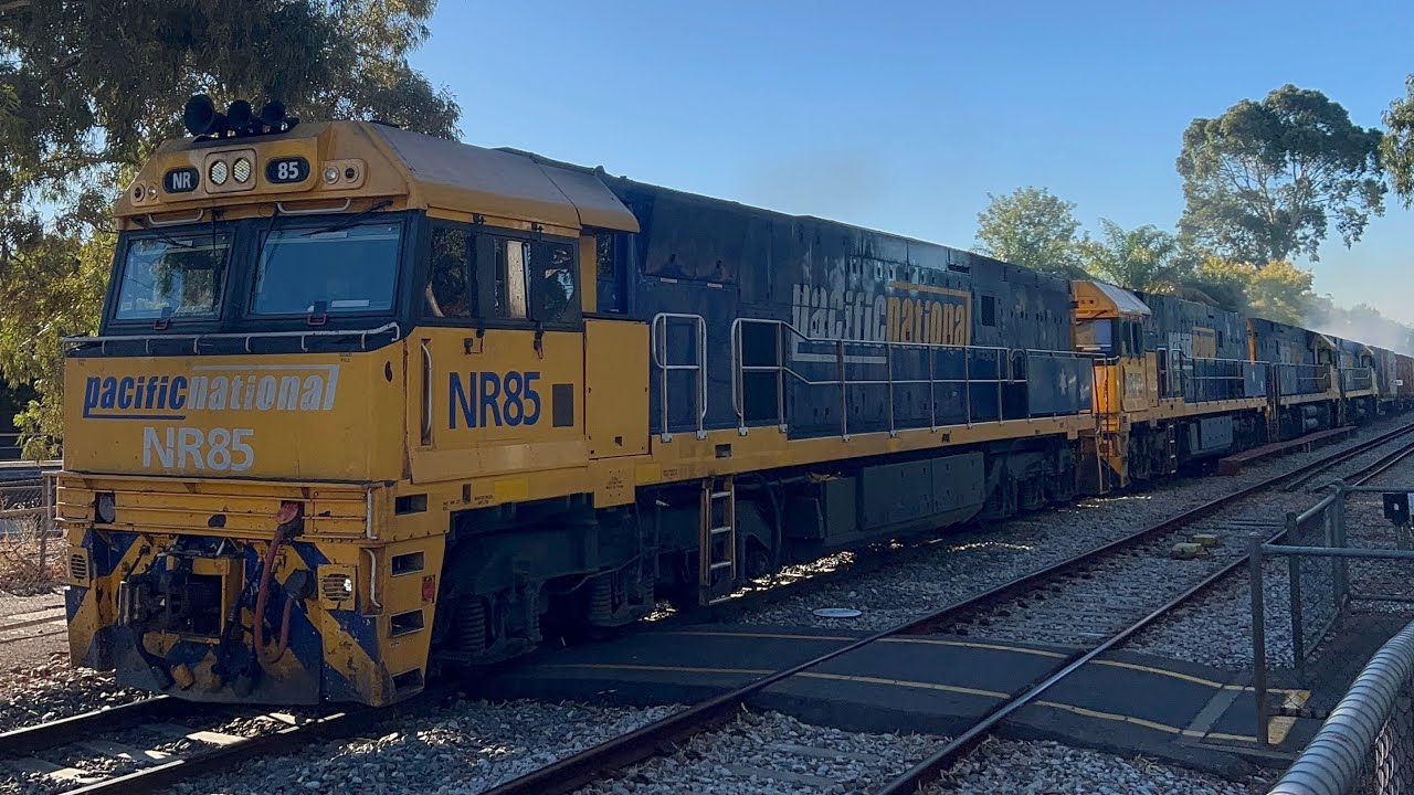 Pacific National Freight at Millswood | 3AM5 with 4 locos; NR85, NR112, NR51 & NR71