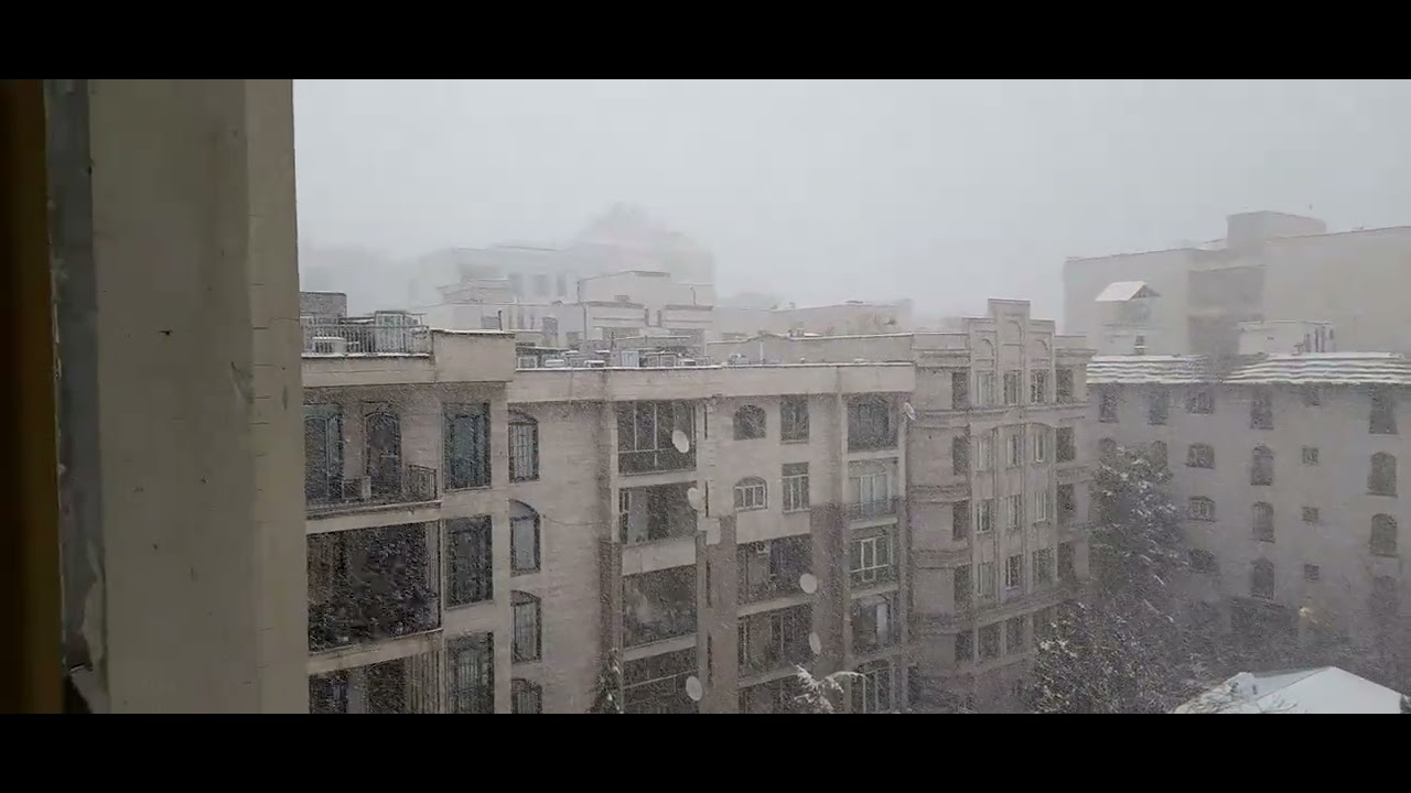 یک روز برفی در تهران