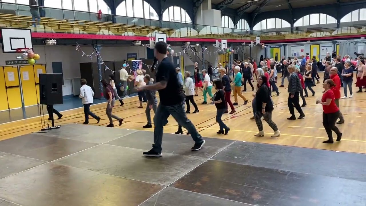 Never Drinking Again Line Dance - Demo par Darren Bailey