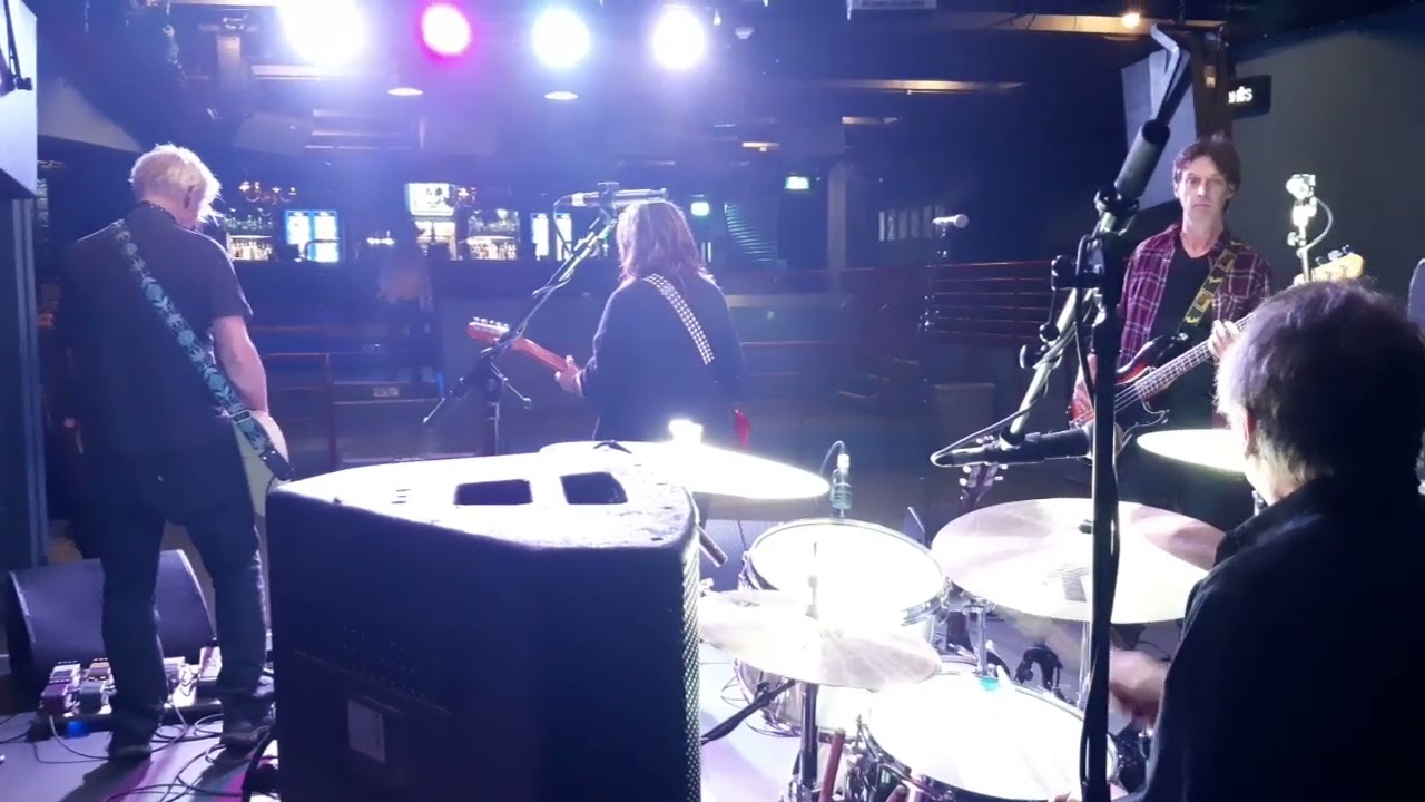 Kathy Valentine soundcheck...Dingwalls..11.24