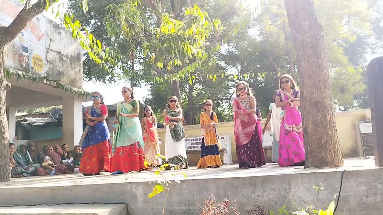 ગુજરાતી ડાન્સ દિલ્લી હોય કે મુંબઈ  💐ખૂબ સુંદર રજૂઆત 🙏