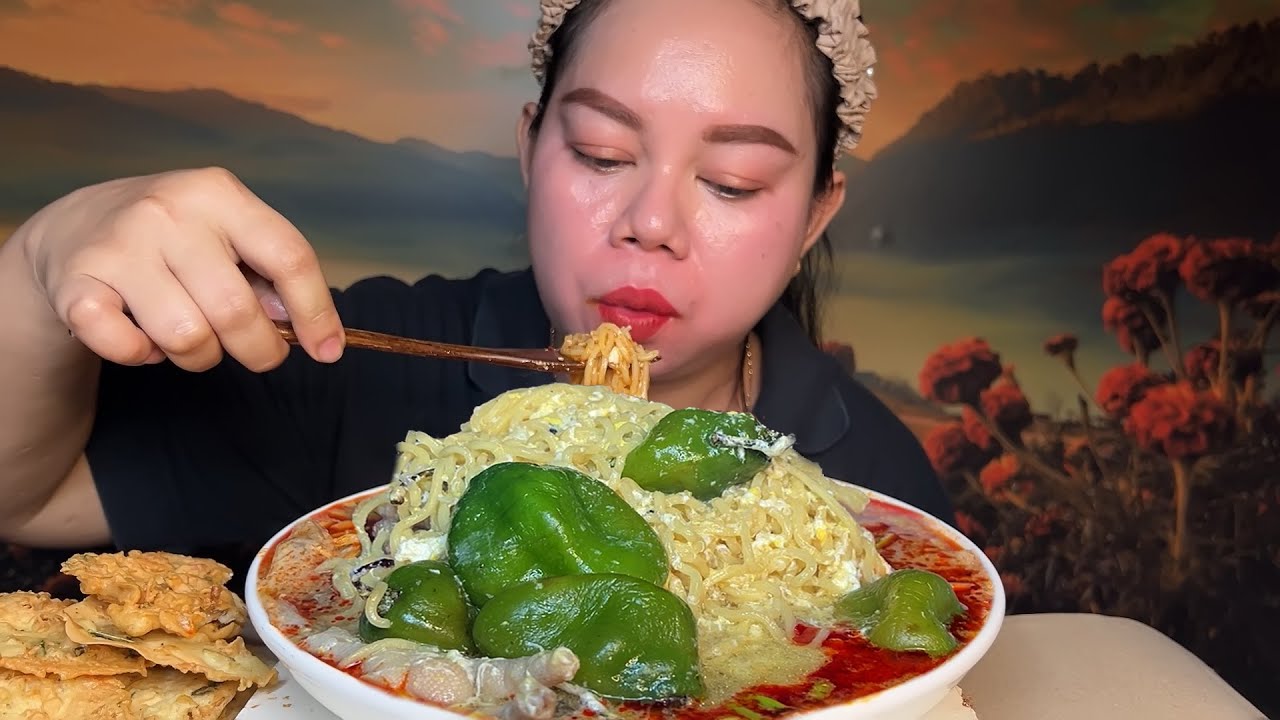 Pedas Nampol Gurih Soto Mie Indomie Ayam Ceker Cabe Gendot Pedas Nyelekit,bakwan udang rebon MUKBANG