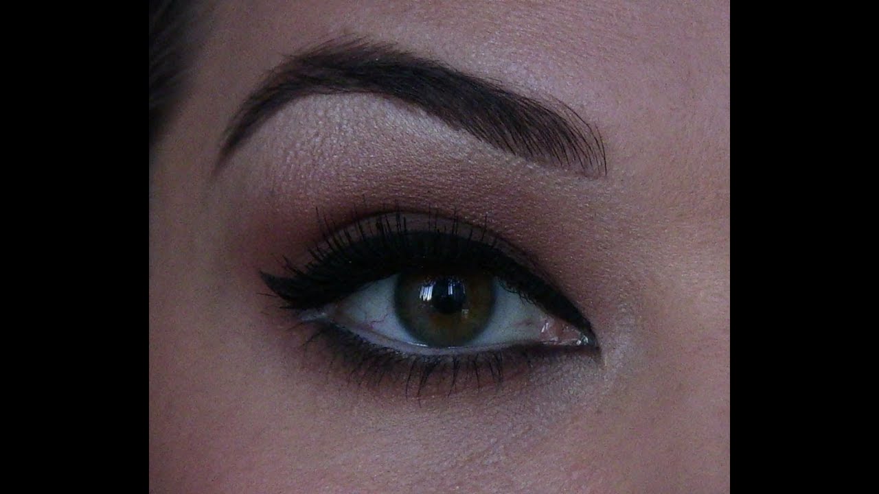 Mila Kunis Cat Eye Inspired Makeup Tutoiral​​​ | Eman​​​