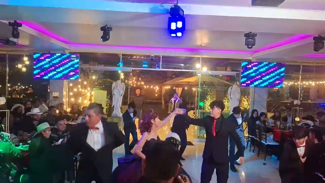 DELTACREWDANCE 