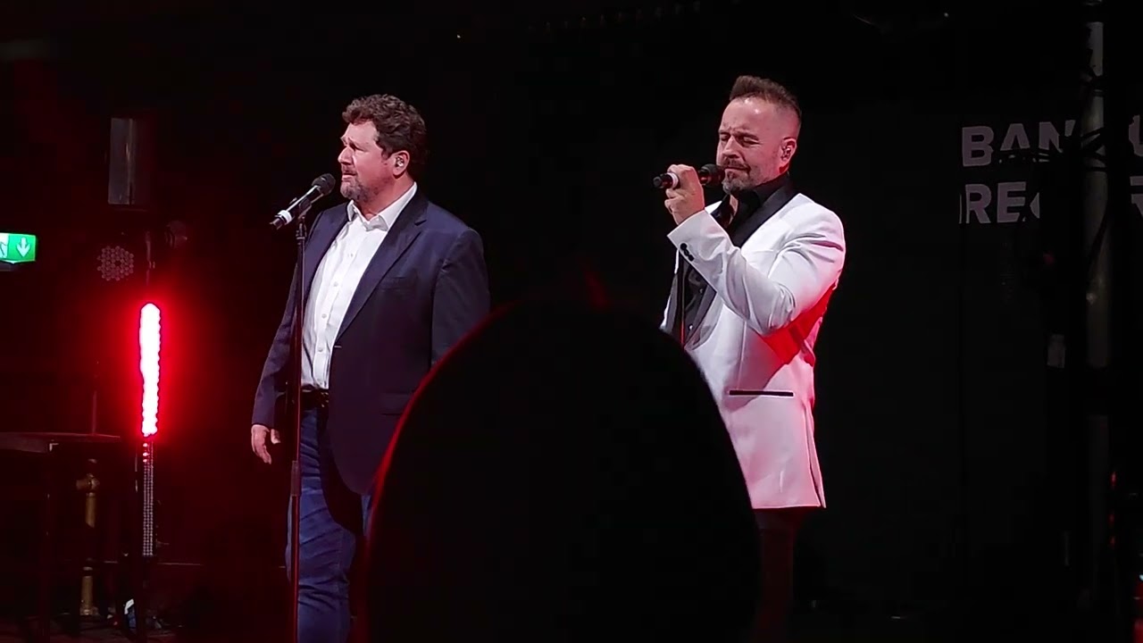 Boe and Ball sing An American Trilogy