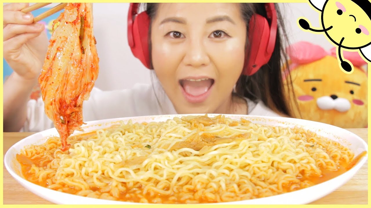 ASMR STIR FRIED KIMCHI NOODLES + KIMCHI l Eating Sounds l No Talking