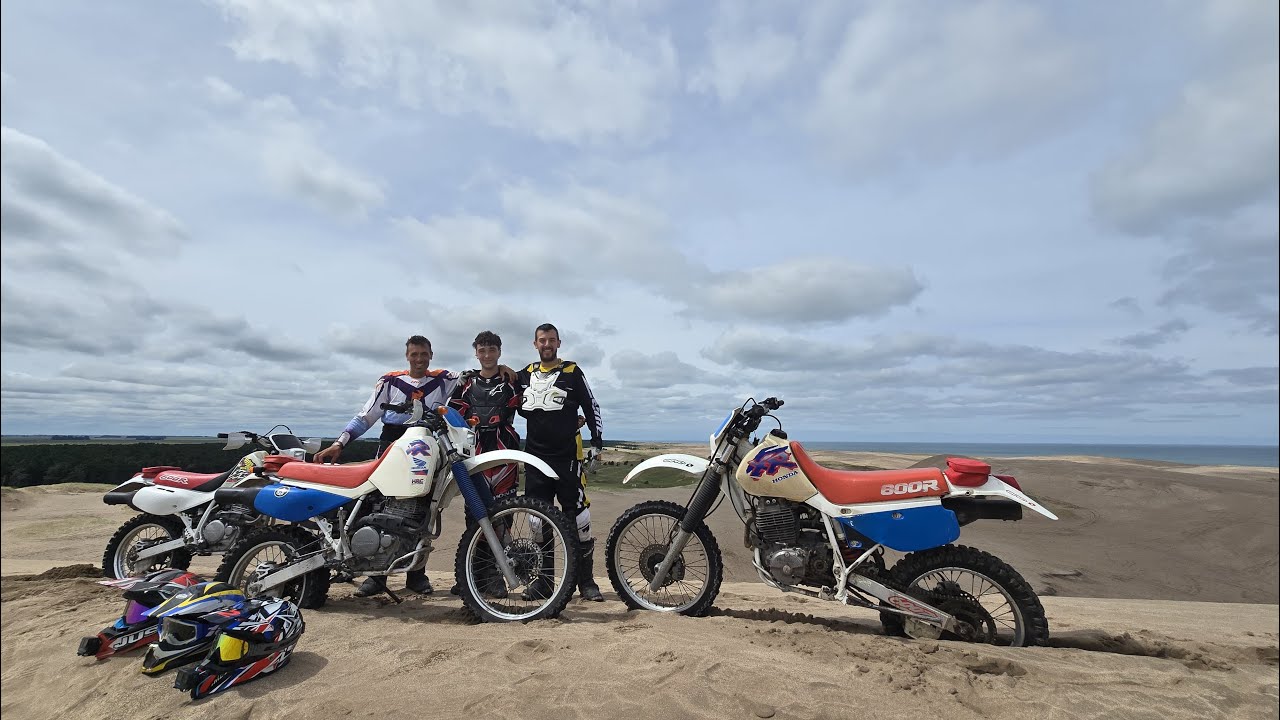 Medano Blanco en Carnaval 2025 con Amigos y XR 600