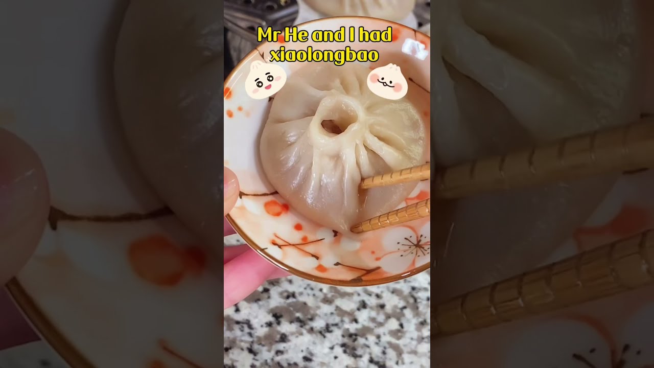 Xiaolongbao 小笼包 (Soup Dumplings)