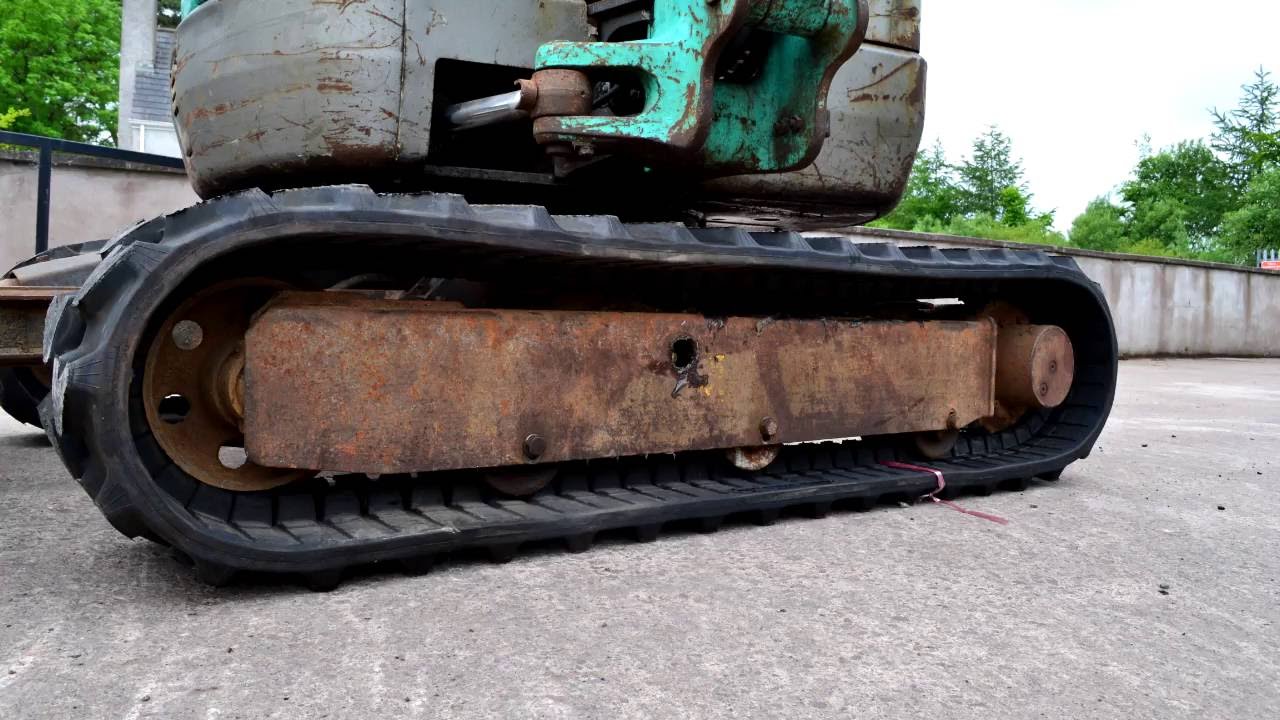 Rubber Tracks Ireland Fitted To A Kobelco SK20SR Digger