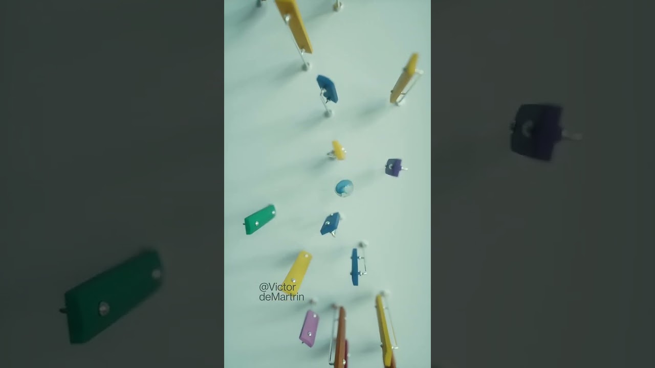Incr&iacute;vel! Bolinha Desce Escada e Cria M&uacute;sica Hipnotizante na Marimba!