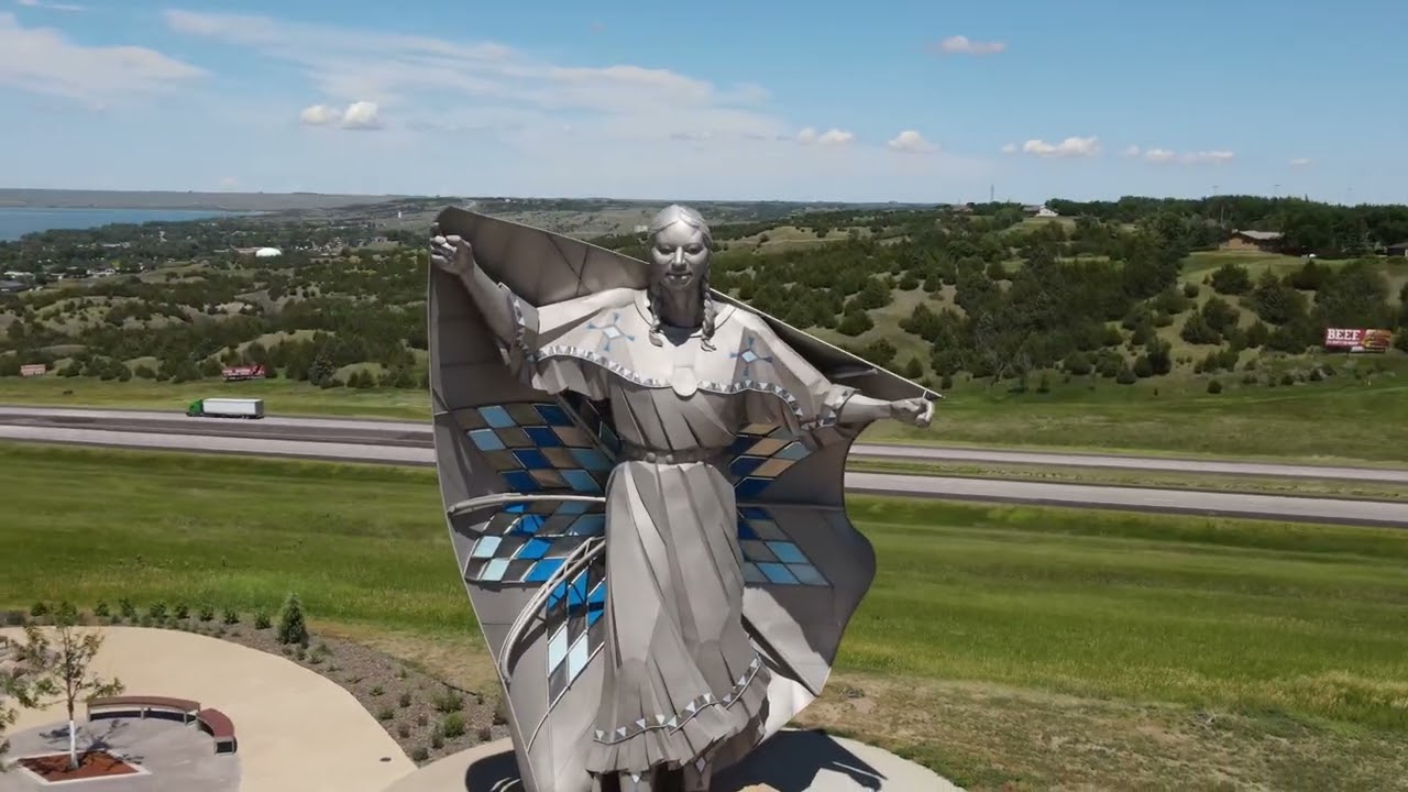 Dignity statue in Chamberlain SD
