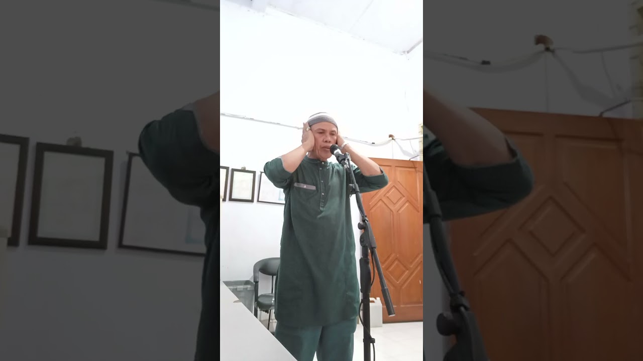 Adzan dzuhur di mesjid al muqarabbun kompleks perumahan tumbuh Mandonga kendari Sulawesi tenggara