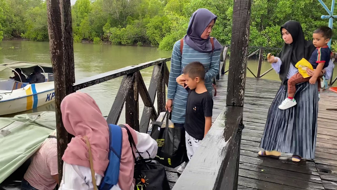 NAIK SPEEDBOAT DARI BANDARAA KOTABARU