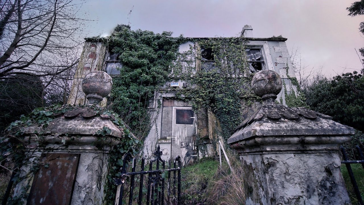 ABANDONED LOCHSIDE HOUSE - IRELAND