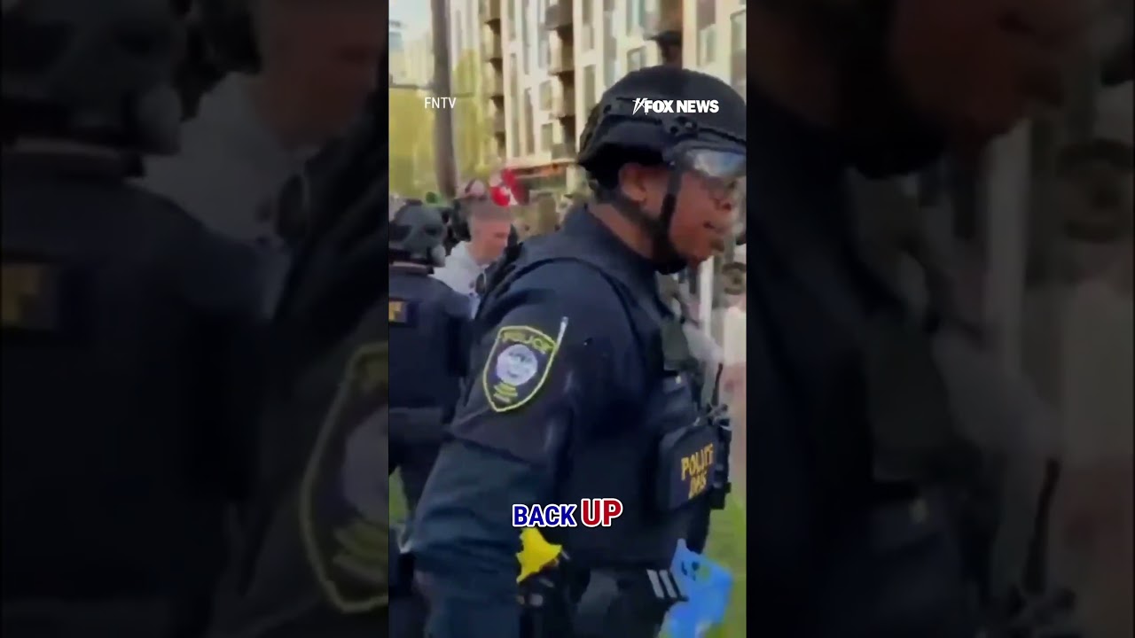 Protesters CLASH outside of ICE facility in Portland #foxnews #news #us #fox