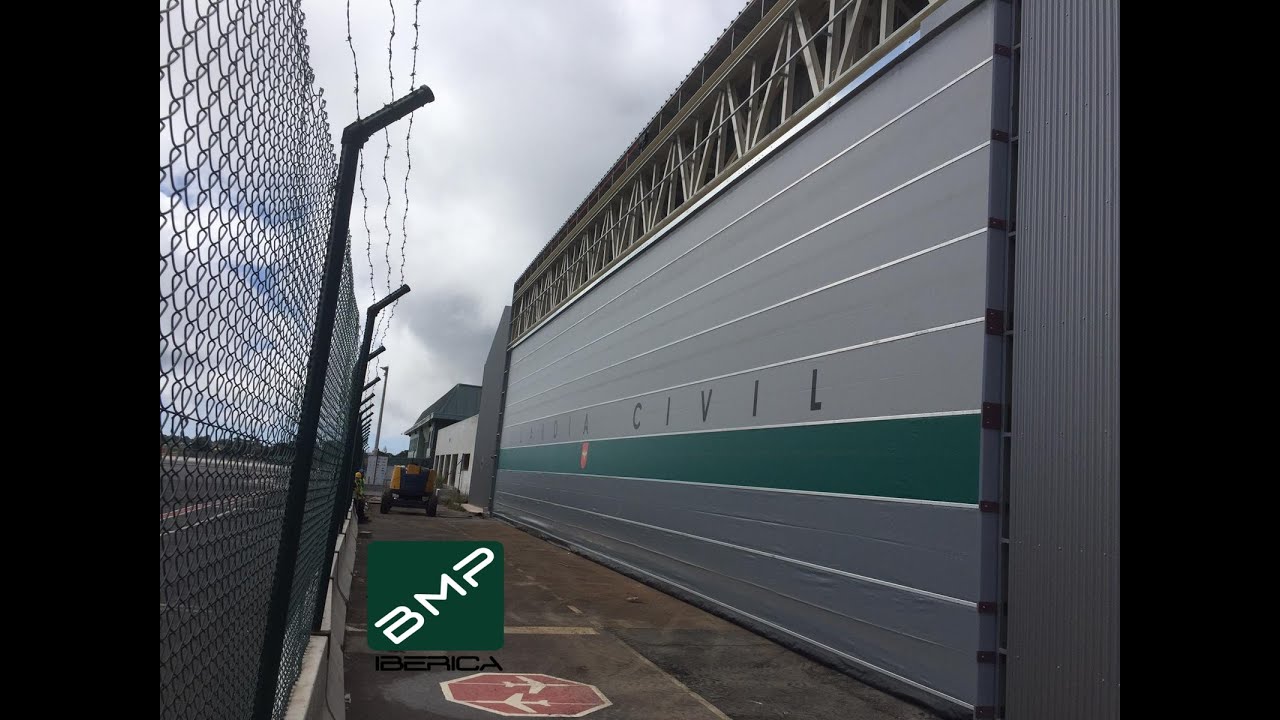 BMP Iberica - Montaje Puerta de Hangar Megapack grandes dimensiones para la Guardia Civil