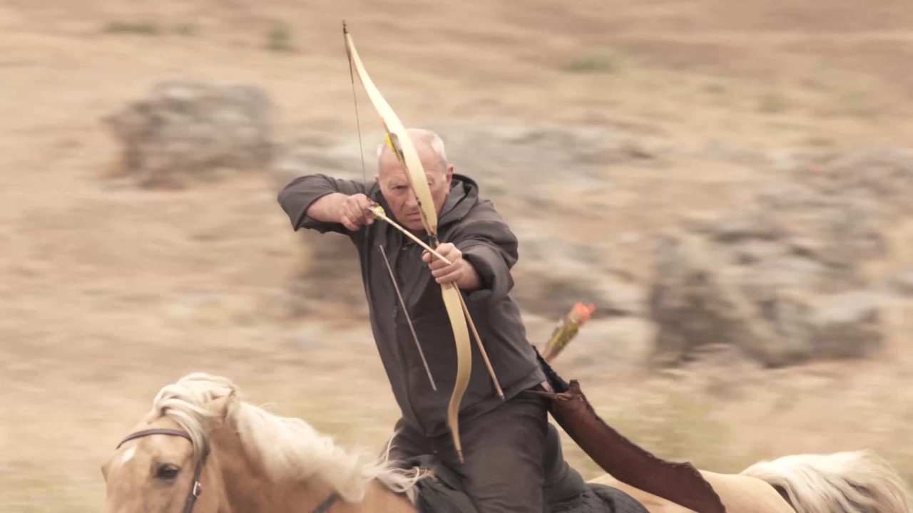 HORSE ARCHERY Mike Loades