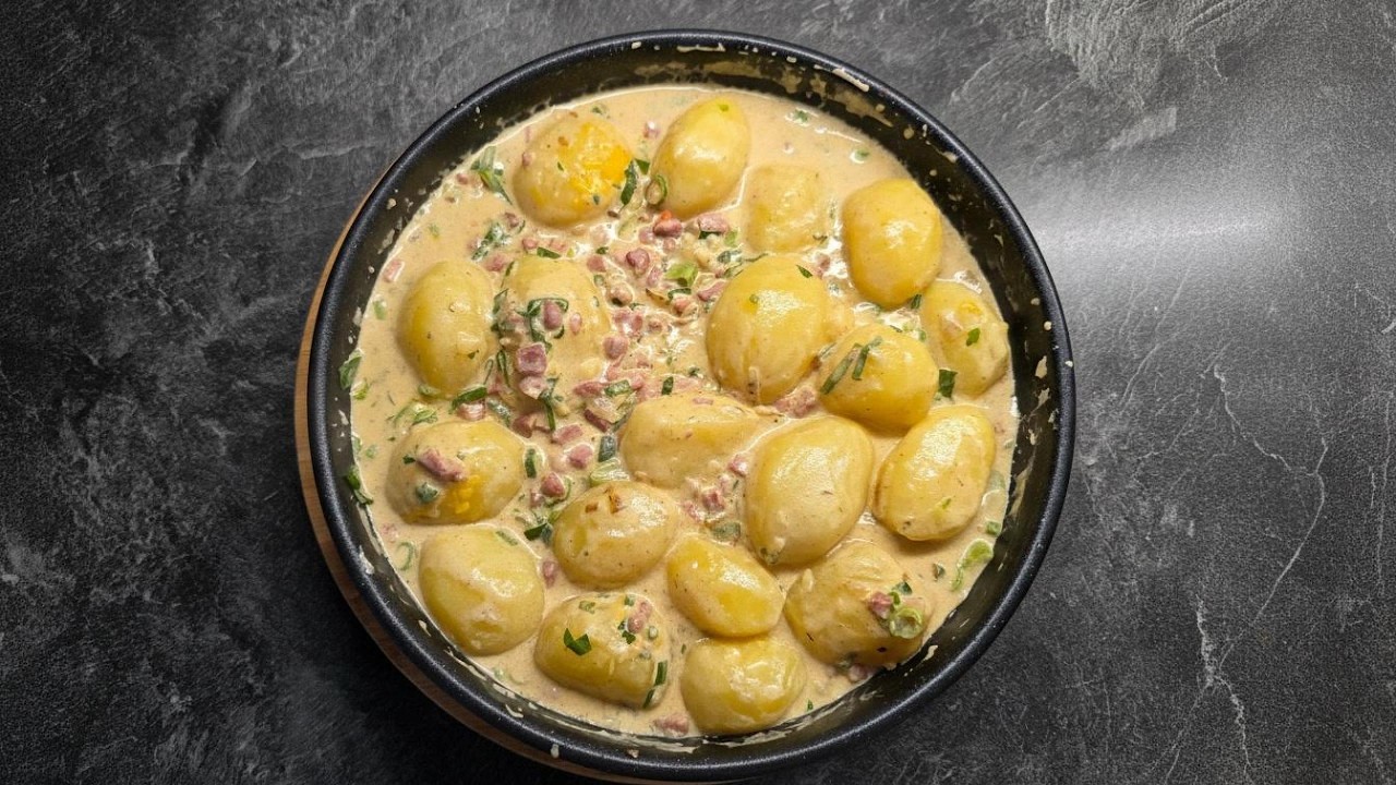 Самая нежная картошка с чеддером и ветчиной – идеальное блюдо для уюта