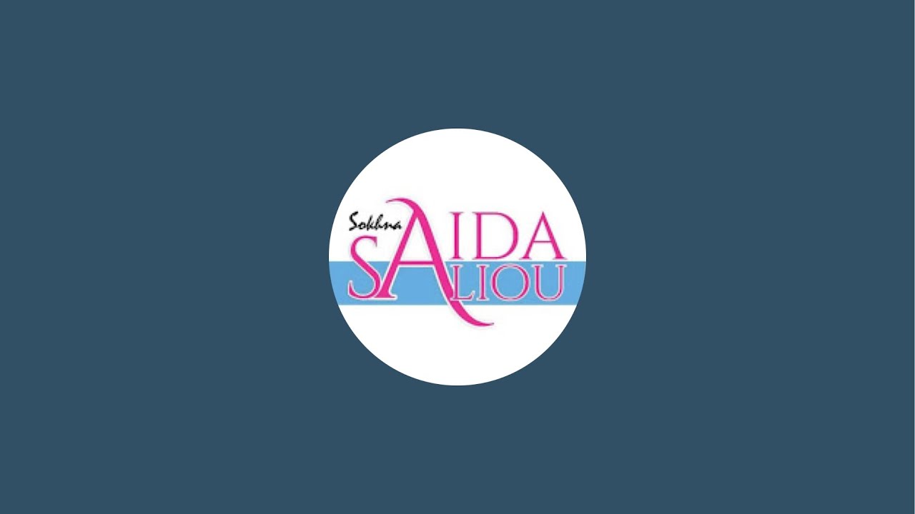 EN DIRECT SALON DES ENTREPRENEURS : VISITE DE SOKHNA AIDA SALIOU DANS LES STANDS