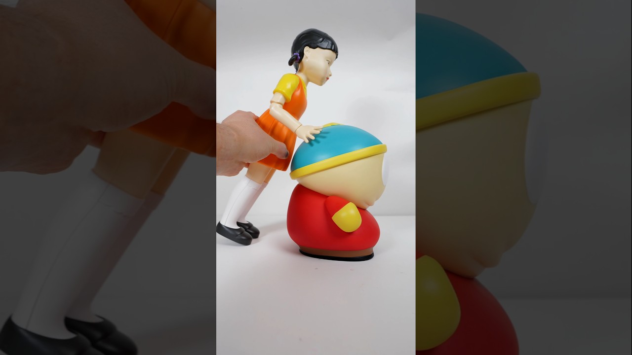 Unboxing South Park Cartman Secret Inside Anatomy Kidrobot x Squid Game Doll 
