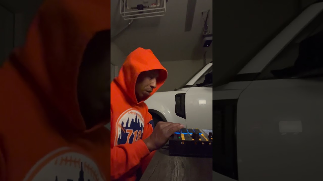 Fredro Starr cooks up A Tribe Called Quest type beat #hiphop #beats #music #rap #rapper #boombap
