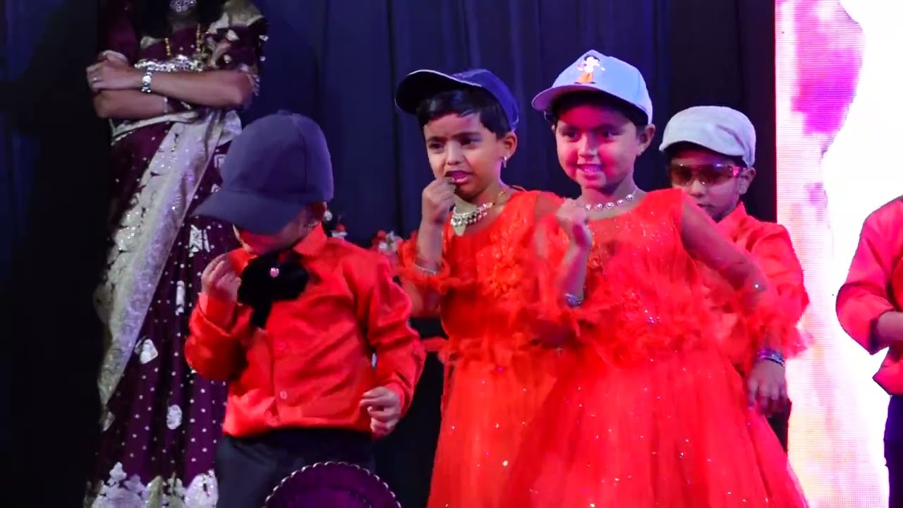 मे तो रस्तेसे जा रहा था! Dance performance for Nursery students. 