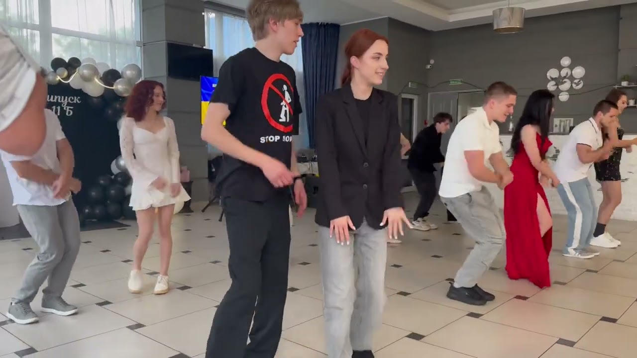 Танець випускників