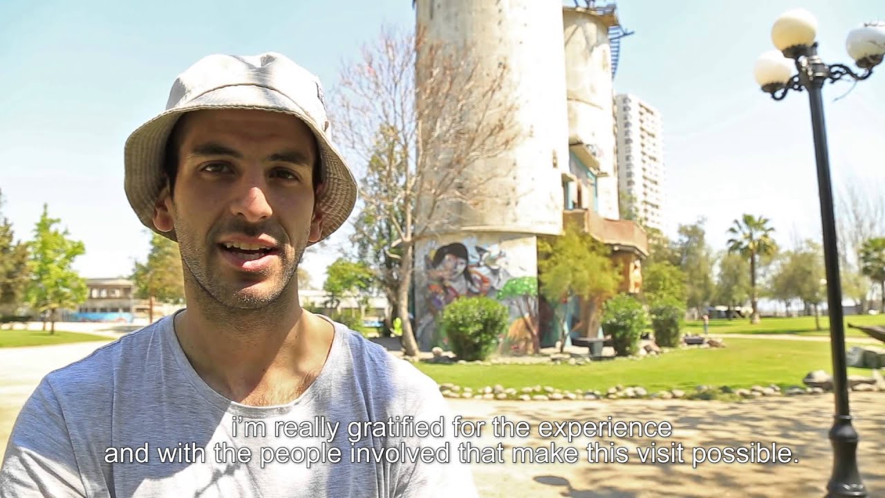 Alex Honnold escalando en el Parque de Escalada Silos.