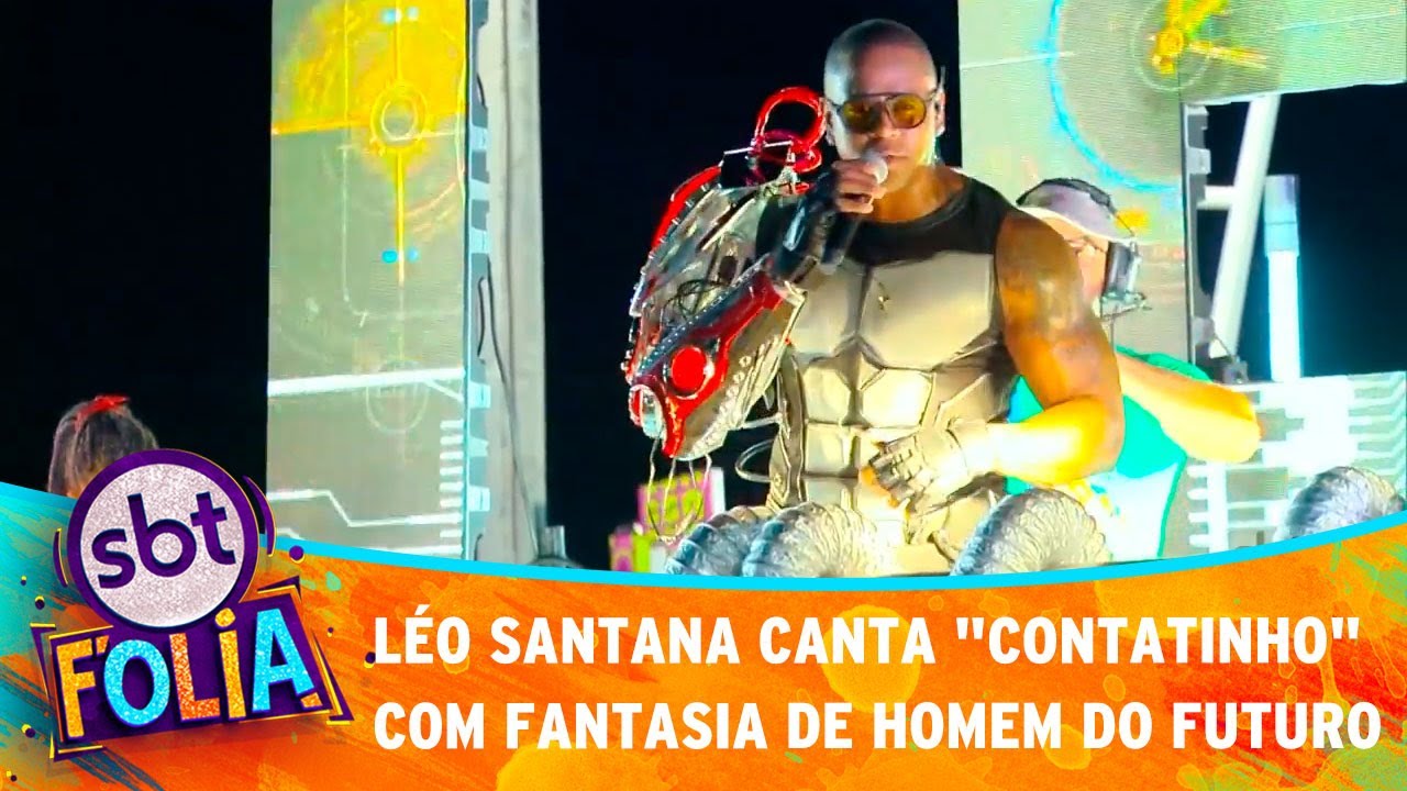 Léo Santana canta 