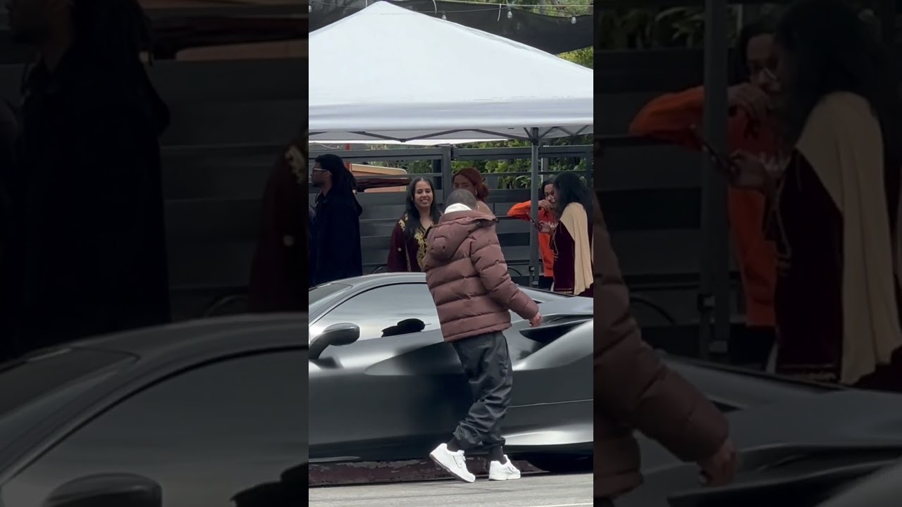 @RoddyRicch Pulled Up to @MarathonBurger In a Ferrari