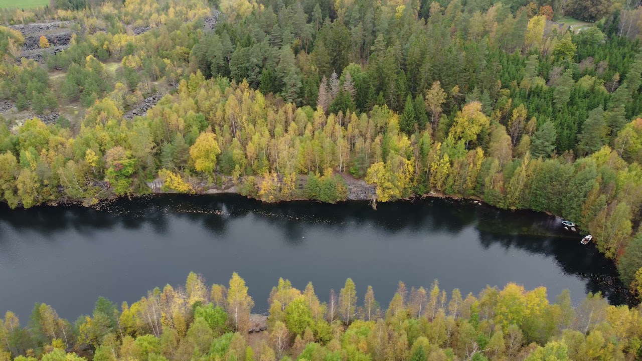 Bj&ouml;rker&ouml;ds stenbrott fr&aring;n dr&ouml;nare