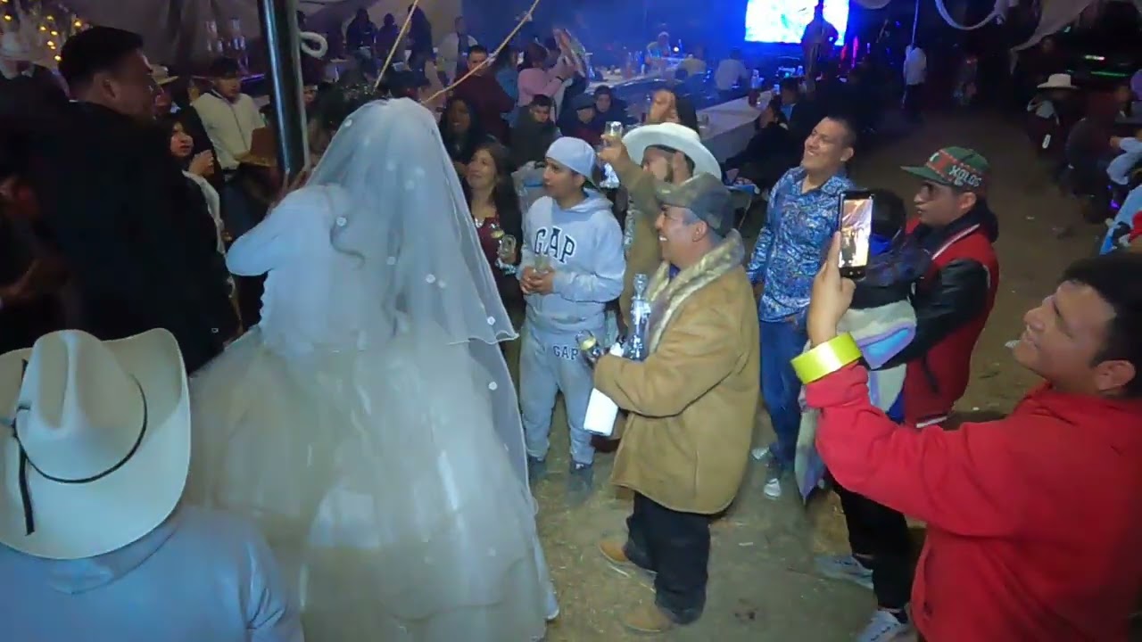 Baile en boda de Ramón 