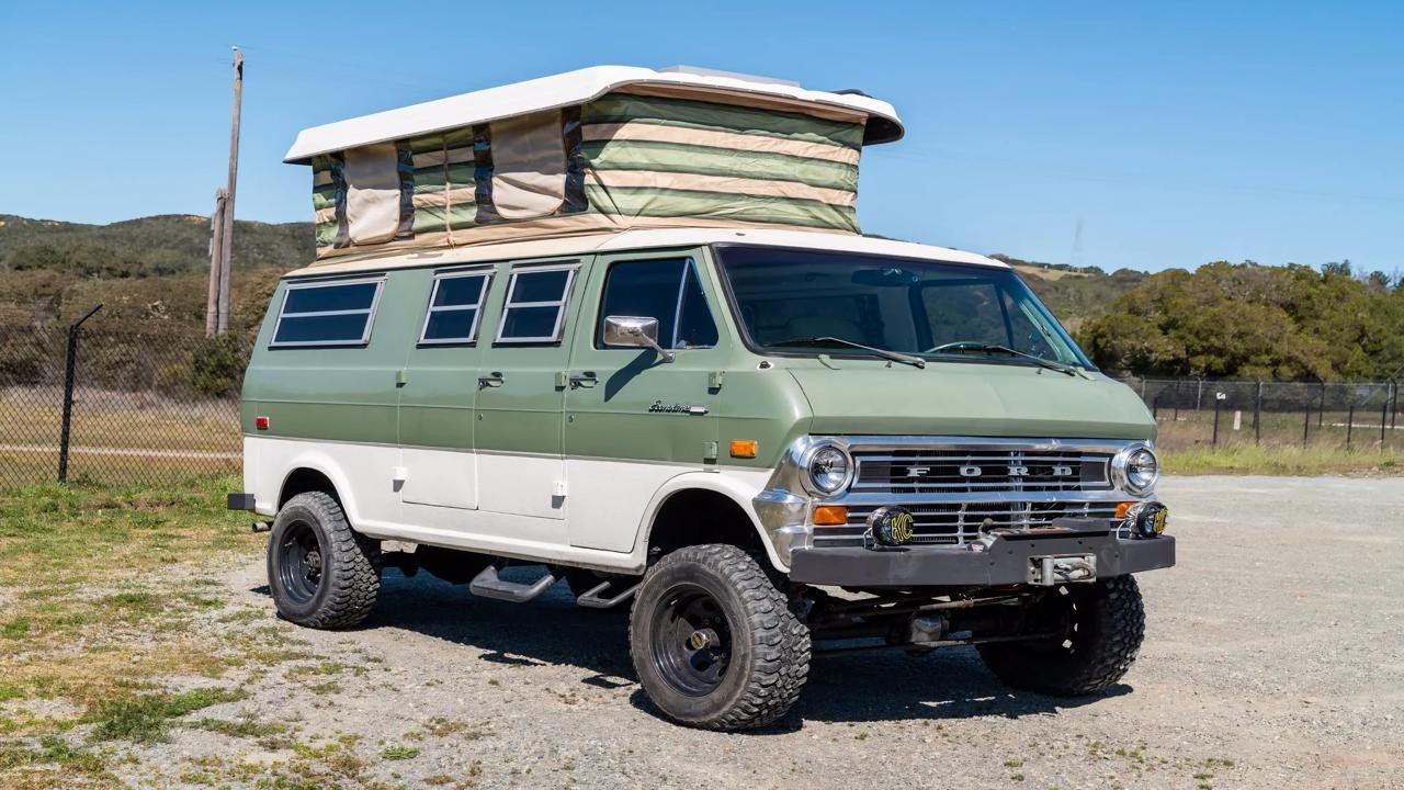 1971 Ford Econoline 4x4  The Apocalypse Camper That Lifts Itself 🚐🔥