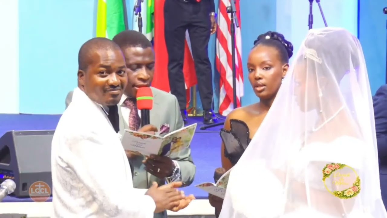 Дерик женится на Мелиссе. Автор: Джеймс Кавалья.