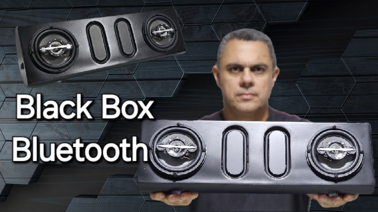 Caixa de som bluetooth feita de cano PVC.