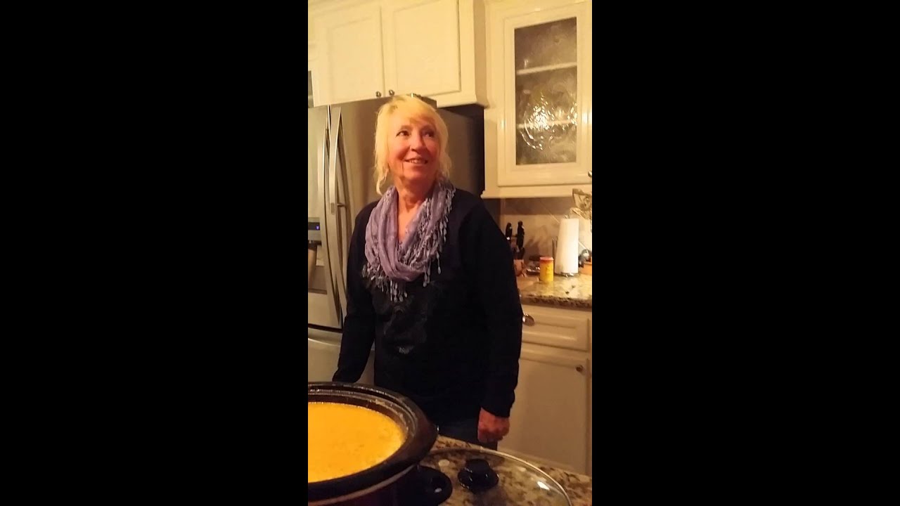 Bun in the oven pregnancy announcement on grandma