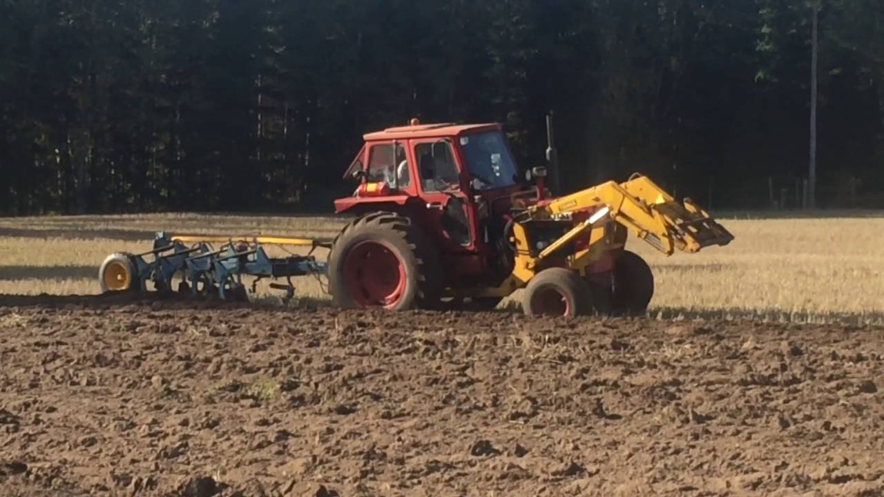 Volvo BM 650 plöjer med delburen Överum