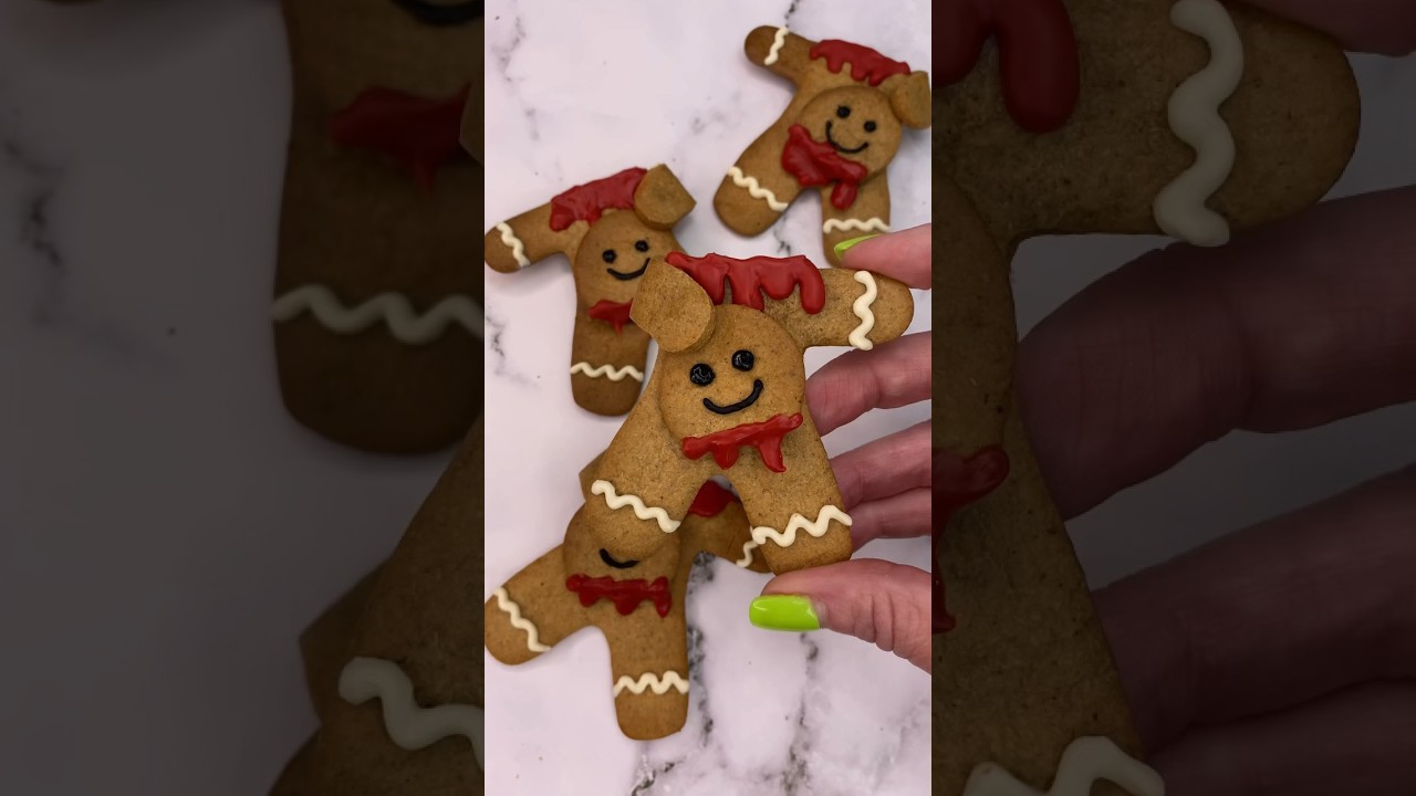 Gingerbread.. where&rsquo;s ya head?🤭 #halloween #halloweentreats #spookyseason #gingerbread #bakinghacks