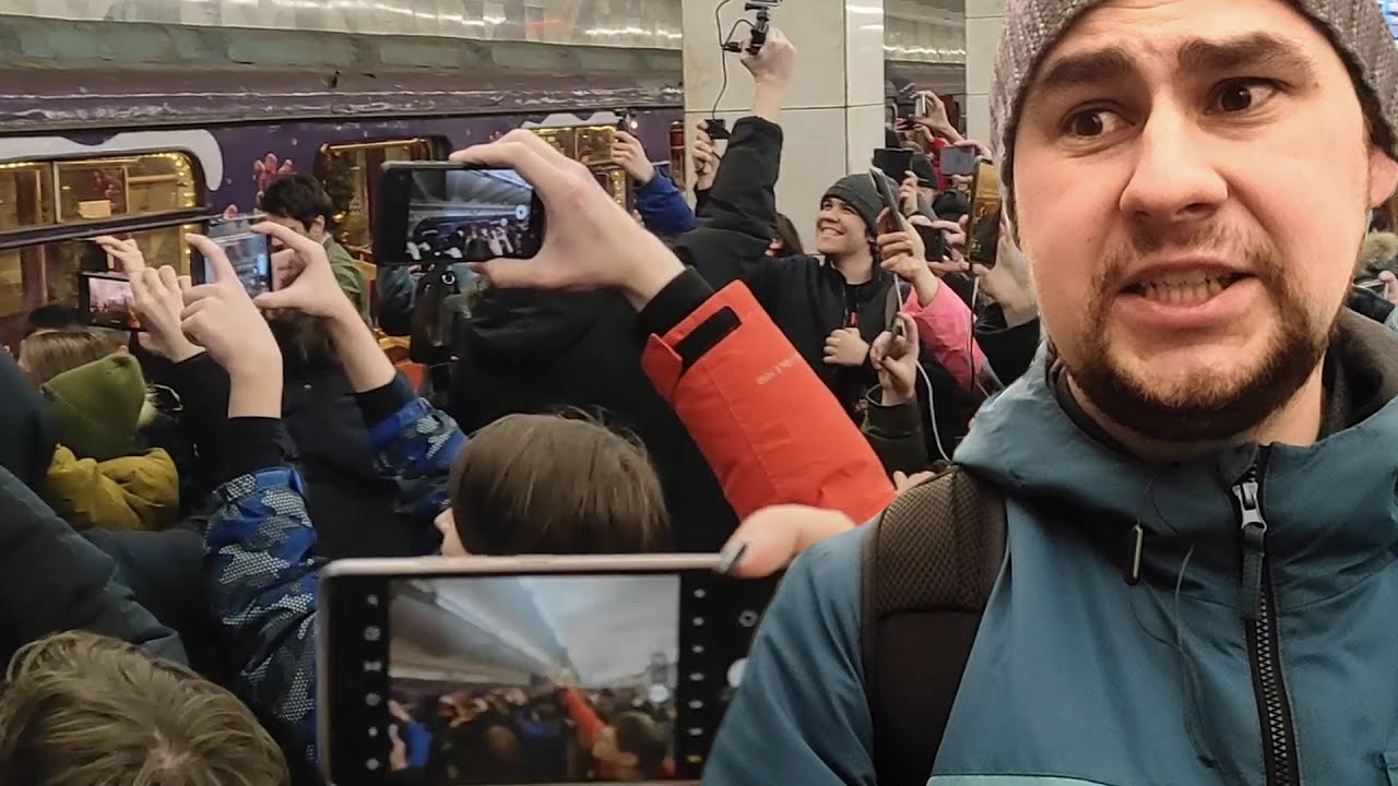 Конец советских вагонов серии Е в Московском метро. Метрофанаты провожают новогодний поезд Еж3.