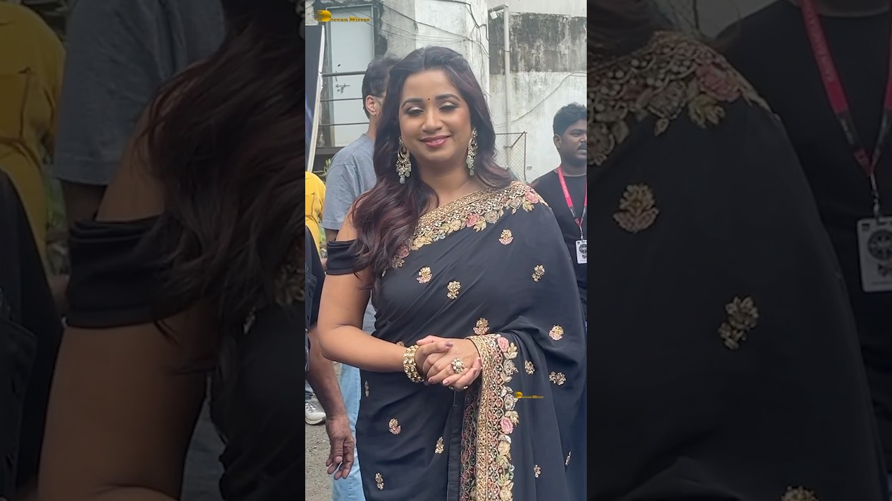 Shreya Ghoshal spotted on the sets of KBC 